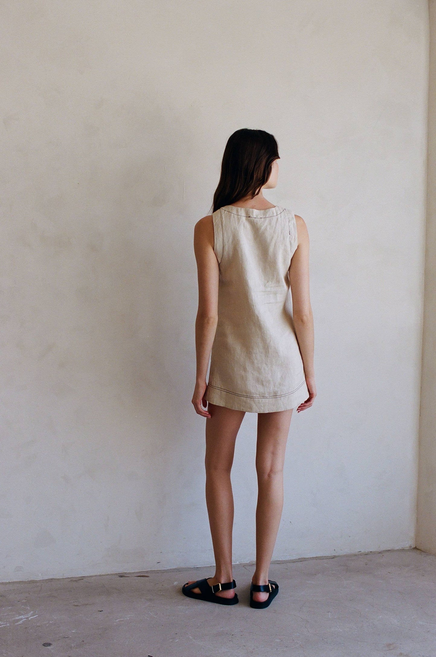 AR1170 | Woven 100% Linen Sleeveless V-Neck Buttondown Mini