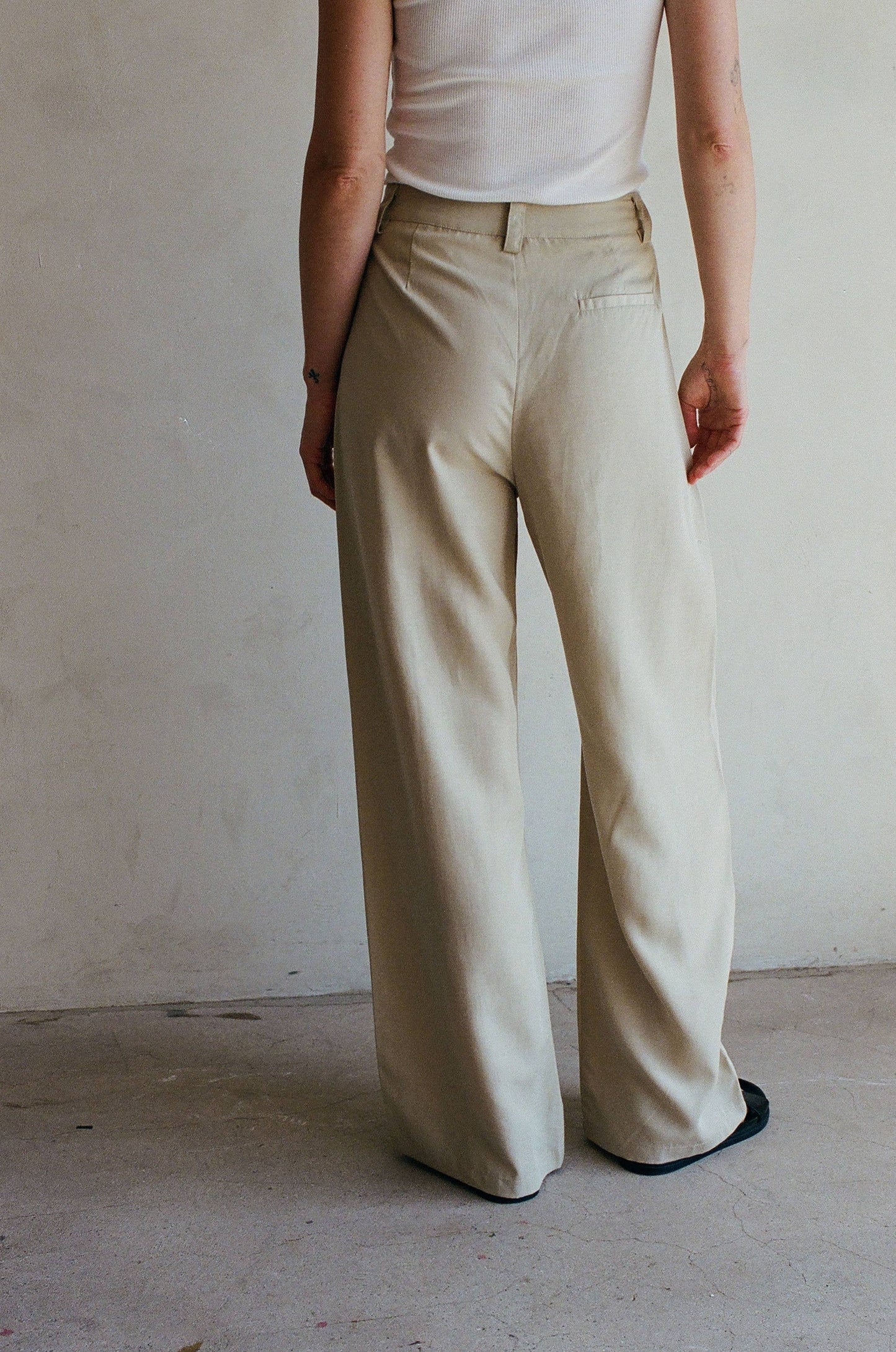 AR1103 | Woven Tencel Linen High Rise Wide Leg Trousers