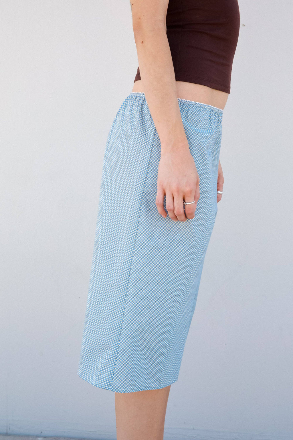 WOVEN BIAS MIDI SLIP SKIRT IN CAPRI