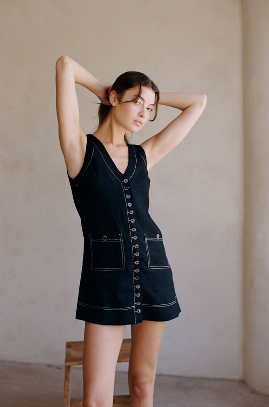 AR1170 | Woven 100% Linen Sleeveless V-Neck Buttondown Mini