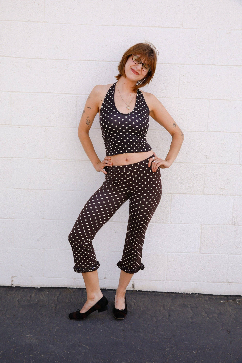 SPORTY HALTER TOP IN ESPRESSO DOT